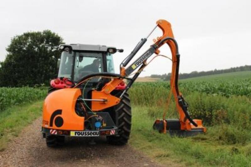 L’électricité est de plus en plus présente en agriculture, comme  en témoigne la débroussailleuse à bras E-Kastor de Rousseau.