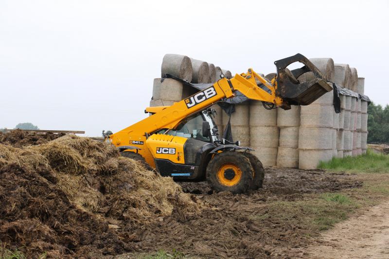 Sur les télescopiques JCB, la transmission DualTech combine hydrostatique et powershift.