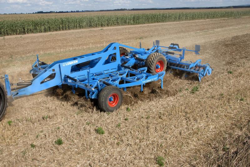 Le Karat 12 a été développé en particulier pour les méthodes de culture sans labour sur sols lourds.