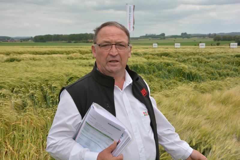 Joris Vanmeirhaeghe: «Depuis cette année, les vitrines variétales etr champs d’essais sont regroupés sur le site de la ferme de Liessart, à quelques km du siège de la société où des investissements ont été consacrés au déploiement d’une toute nouvelle ligne d’ensachage.