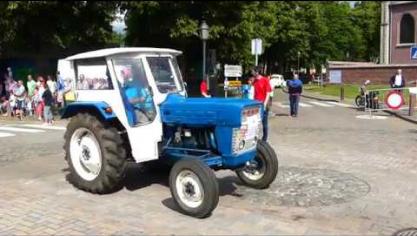 Plus de 180 tracteurs anciens rassemblés à Céroux (photos et vidéos)