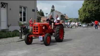 Plus de 180 tracteurs anciens rassemblés à Céroux (photos et vidéos)
