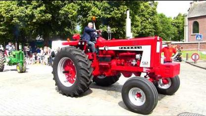 Plus de 180 tracteurs anciens rassemblés à Céroux (photos et vidéos)