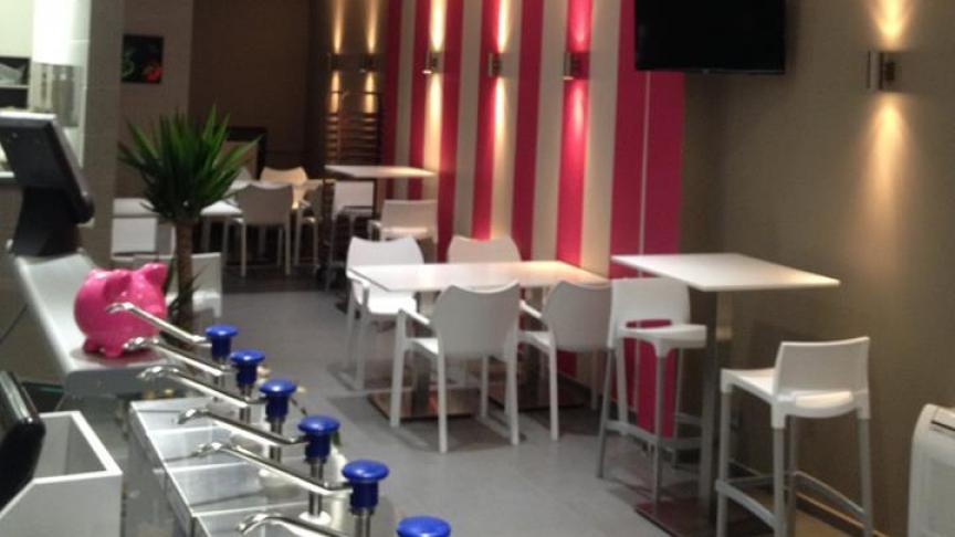 La friterie «Les casernes» fonctionne plutôt sur le mode restaurant tandis que la friterie « Le parc» travaille «l’emporté».