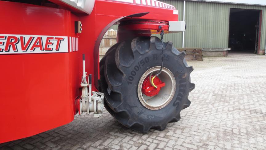 Mitas 1000_50R25 SFT_mounted_2