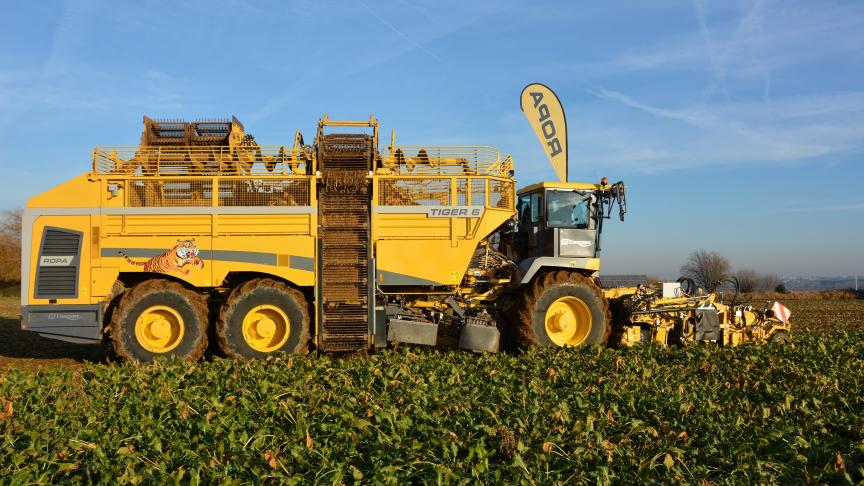 Avec ses 768 ch sous le capot, la Tiger 6 est actuellement l’arracheuse intégrale la plus puissante disponible sur le marché.