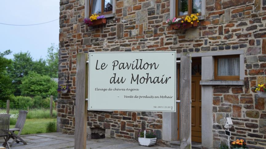 Le pavillon de Mohair, c’est un élevage de chèvre angora mais aussi un magasin de produits artisanaux à la ferme.