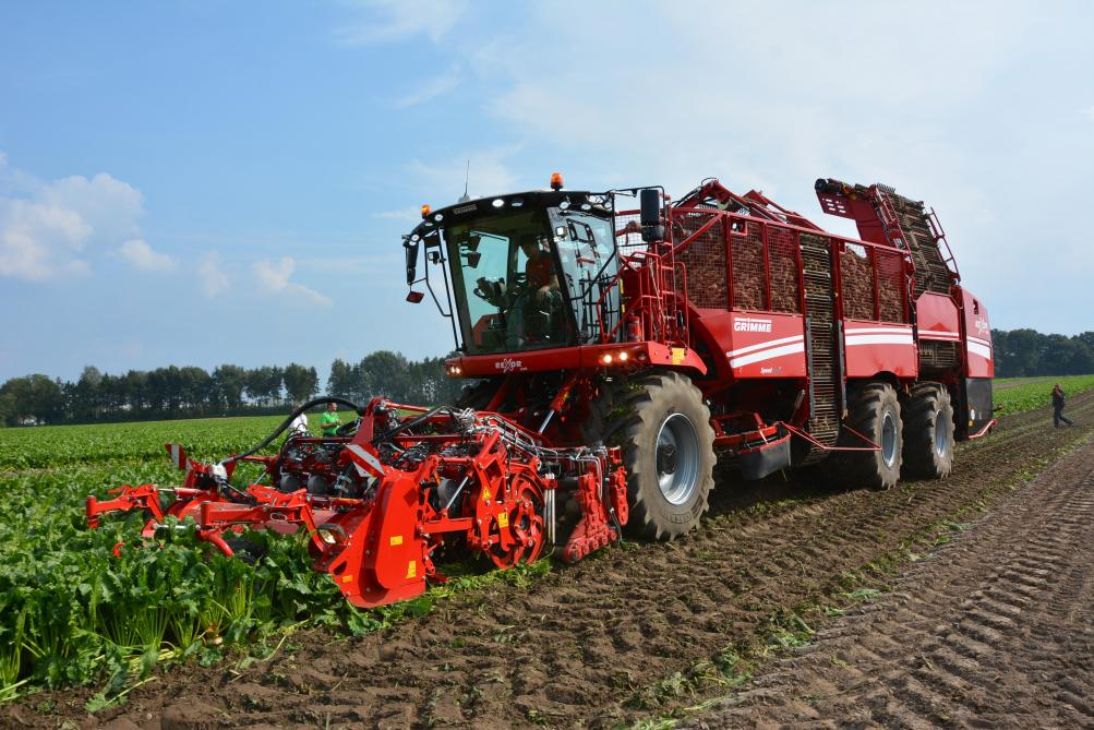 Deux systèmes d’arrachages et trois systèmes d’effeuillage sont  désormais disponibles sur les automotrices Rexor.