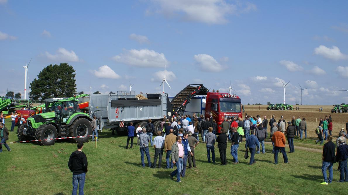 Transport Et Transfert Des Pommes De Terre Les Planteurs Cherchent A Augmenter La Qualite Et Le Rendement Des Chantiers Sillonbelge Be