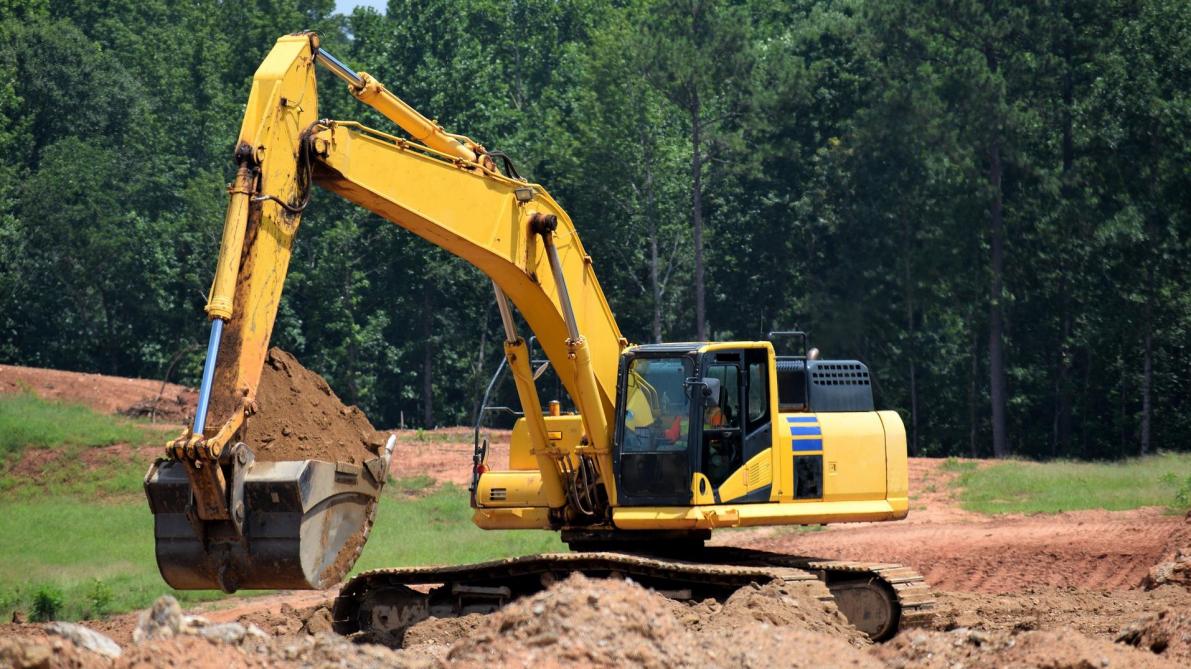 Toute personne qui programme des travaux d’excavation ou de terrassement est légalement tenue de s’informer de la présence d’infrastructures à proximité des travaux.