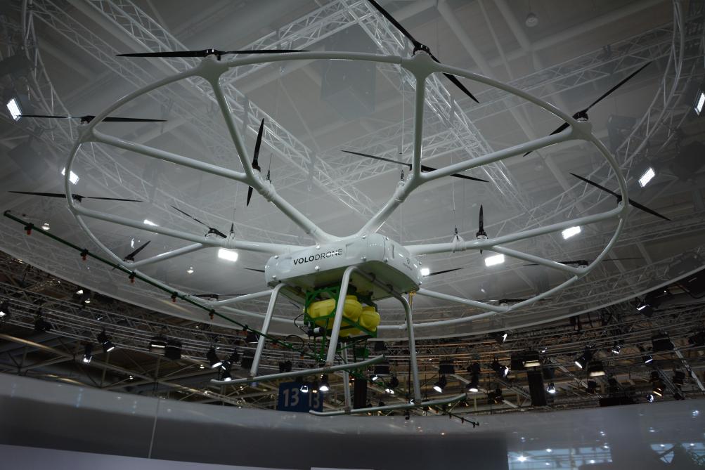 Le Volodrone est équipé d’une rampe de pulvérisation et de deux réservoirs d’un volume total de 10,6 l.