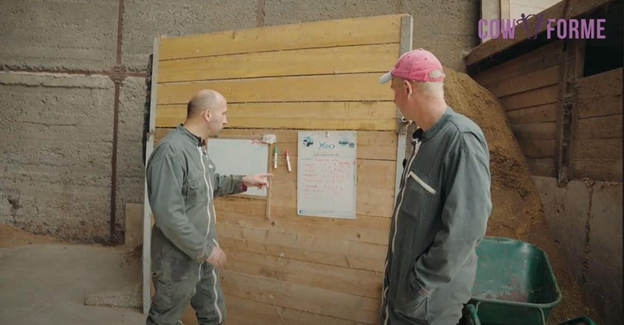L’éleveur laitier français Bertrand a une communication transparente avec ses employés. Il partage même les données de son exploitation afin qu'ils puissent réfléchir ensemble et suggérer de nouvelles idées pour l'exploitation.