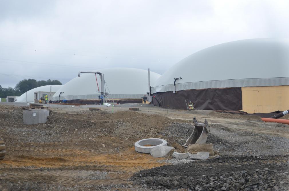 L’unité de biométhanisation figure parmi les solutions possibles pour produire de l’énergie à la ferme.  Il convient néanmoins de s’assurer qu’il s’agit de la solution qui corresponde le mieux à sa situation.