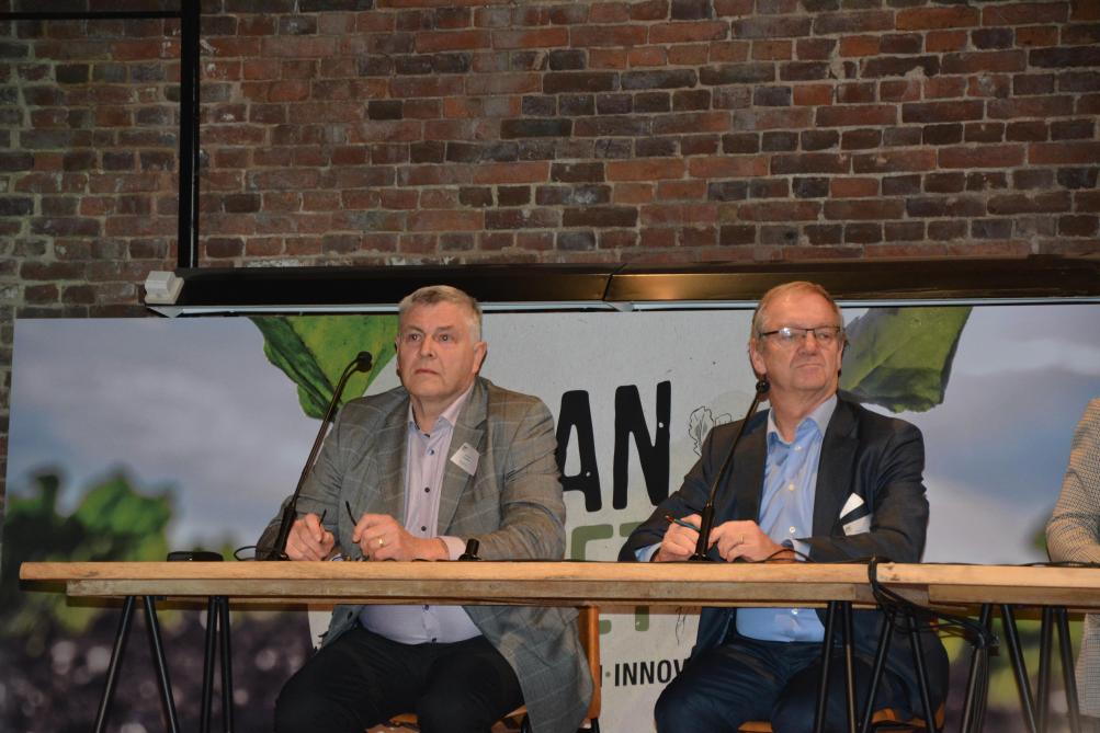 De gauche à droite: Jean-Paul Vanelderen, président du Verbond van Vlaamse Suikerbietplanters et du CoCo Hesbaye et Robert Torck, Ceo d’Iscal Sugar.
