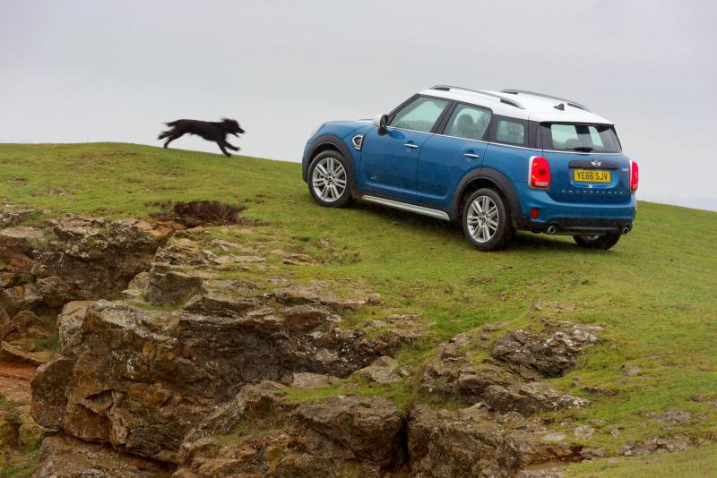 La Mini Countryman est capable  de rouler 40 km à l’électricité.