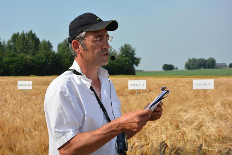 Olivier Mahieu, responsable des essais au carah: «La sélection variétale apporte des améliorations que nous évaluons sur le terrain au fil des ans.»