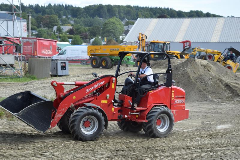Le Schäffer 4350 Z dispose d’une cinématique de levage en Z.
