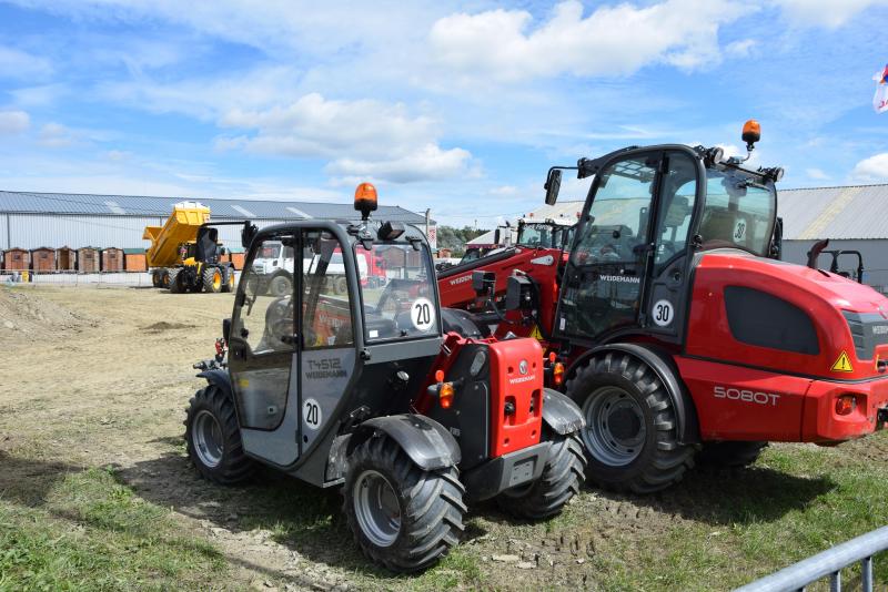 Le Weidemann T 4512 se démarque par ses dimensions compactes.