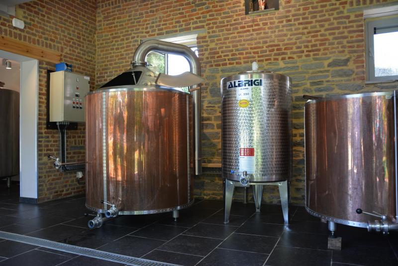 Les petites brasseries artisanales ont le vent en poupe ces dernières années, tirées par une demande pour des bières spéciales produites localement.