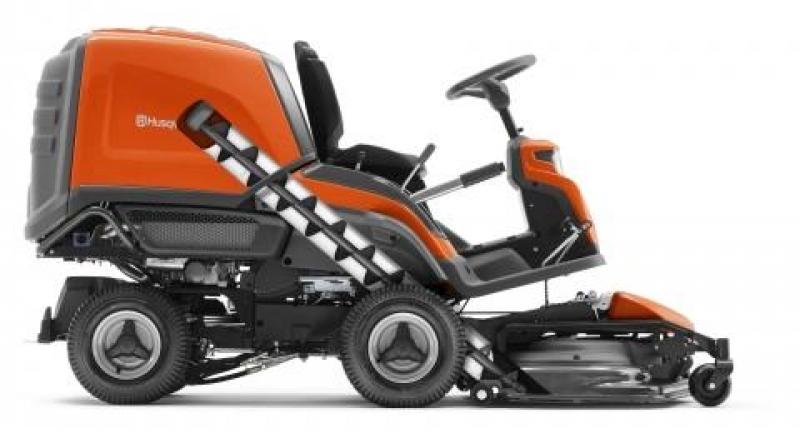 Les tondeuses Husqvarna Rider Collect dispose désormais d’un nouveau système de collecte de l’herbe coupée.