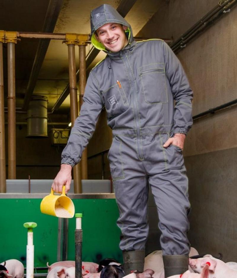 Le farmsuit ne laisse pas passer d'odeur et élimine vite la chaleur et la transpiration.