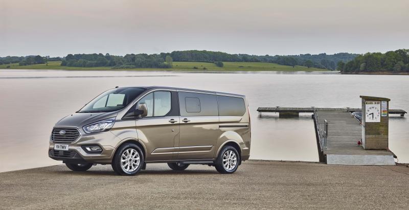 Le Tourneo Custom accueille 8 ou 9
passagers à son bord.
