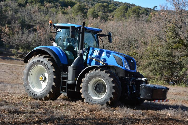 Particularité du T7.275 HD, il est équipé de roues d’un diamètre  de 2,05 m et non de 2,15 m.