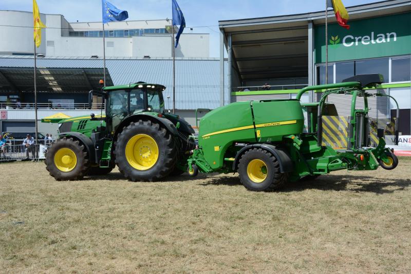 La rampe Pendislide Basic de Joskin peut être fixée sur le trou d’homme  de la tonne à lisier, sans nécessiter de relevage ou contrefort.