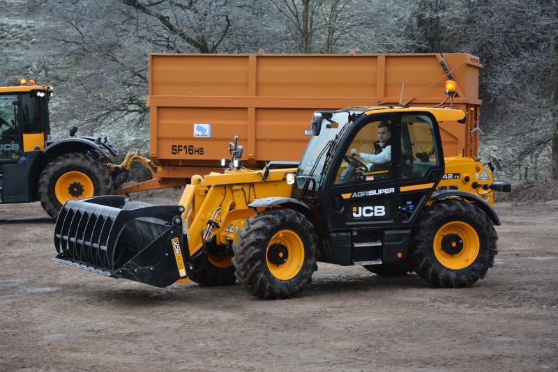 La cabine Command Plus constitue la grande nouveauté sur les JCB Telescopic série III. J.V.