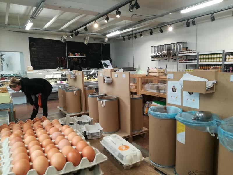 De plus en plus de familles se tournent vers le « zéro déchet ». Les producteurs doivent  donc adapter leur packaging et des produits sont proposés en vrac.