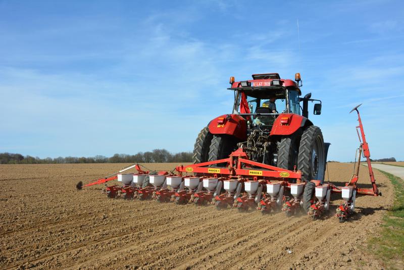 En plus de suivre, dans la mesure du possible, les mêmes voies de passage,  il convient de déterminer l’impact de la circulation sur ces voies. Celui-ci dépend  notamment des pneumatiques choisis, de leur pression et du lestage du tracteur.