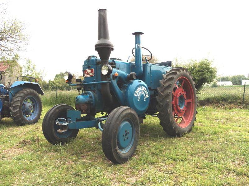 Le D3506 en version Allzweck, avec roues étroites de grand diamètre,  importante garde au sol et voie réglable.