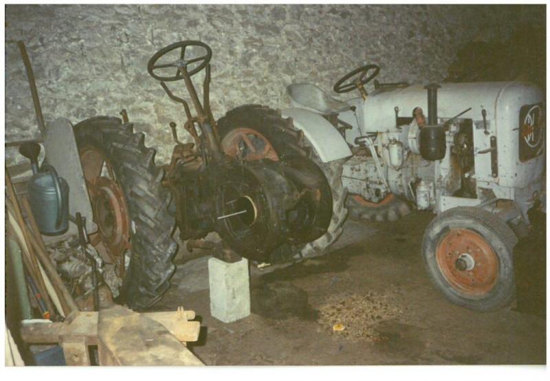 Le Lanz Bulldog D3506, aux côtés d’un Eicher, a été démonté  de A à Z avant d’être complètement restauré.