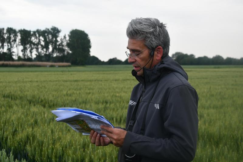 Olivier Mahieu: «tant en escourgeon qu’en froment d’hiver, la sélection variétale apporte chaque année de nouvelles variétés que l’expérimentation de terrain permet de cerner de plus près en conditions traitées et non traitées.»