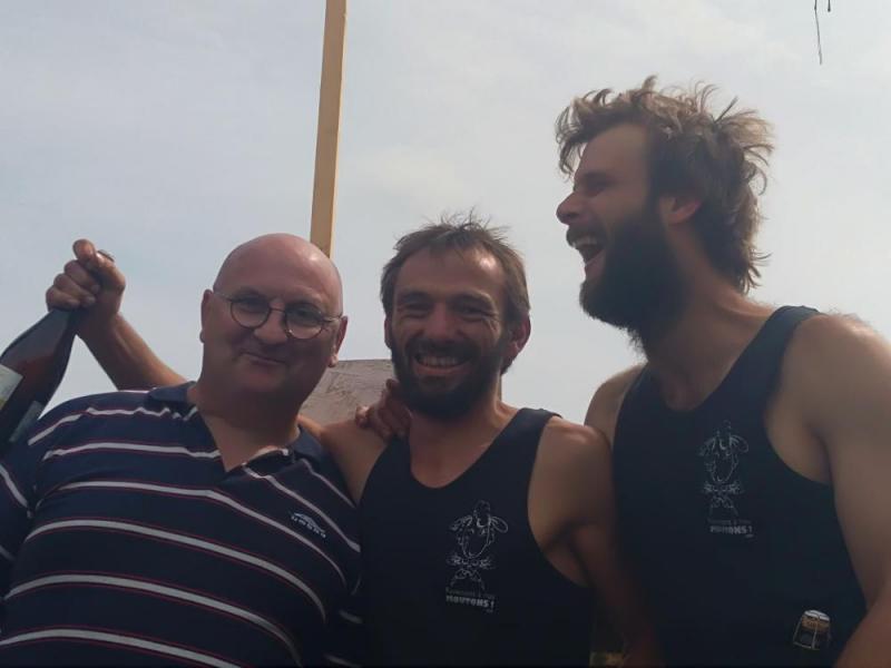 De gauche à droite: Philippe Boyaux, coach; Sébastien Ferailles, tondeur à la machine; Sylvain Culot, manager de l’équipe belge.