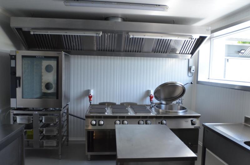 Pour chacun des ateliers, une zone chaude est prévue afin de permettre une transformation plus poussée des produits grâce à la présence notamment d’un four combi-steamer.