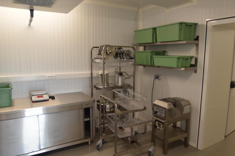 L’atelier légume dispose d’ue mandoline professionnelle  qui permet toutes sortes de découpes.