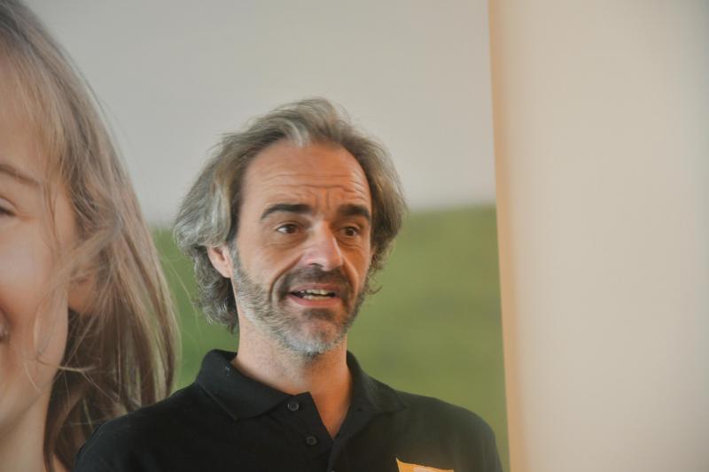 Coordinateur du collège des producteurs, Emmanuel Grosjean insiste sur l’échelle locale de la démarche initiée par le Collectif référentiel phyto. «Le dialogue et les actions menées sur le terrain dans la proximité entre riverains et agriculteurs sont bien plus efficaces et stimulants que les longs discours généralistes.»