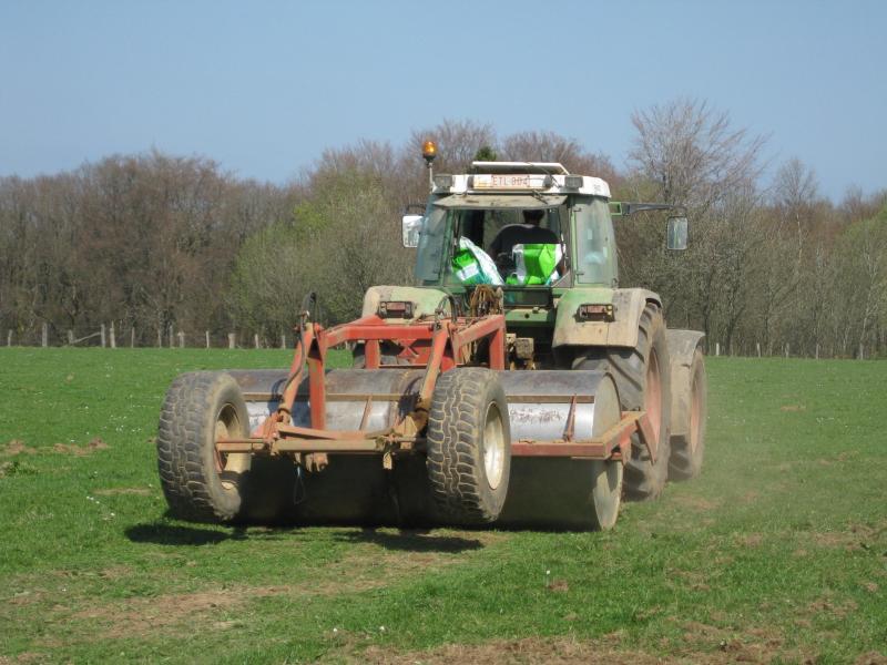 Outre la location de matériel, le comice organise parfois une démonstration de matériel agricole, comme ce fut le cas à Sberchamps en 2011.