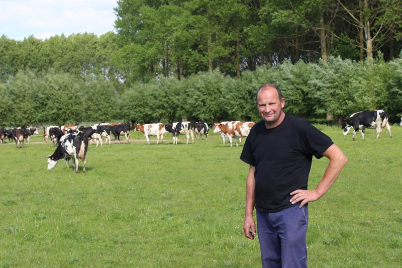 «La reconversion en bio s’est notamment matérialisée par un basculement dans l’alimentation du bétail. Le maïs a été remplacé par des graminées et des trèfles», explique Wim De Middeleer.