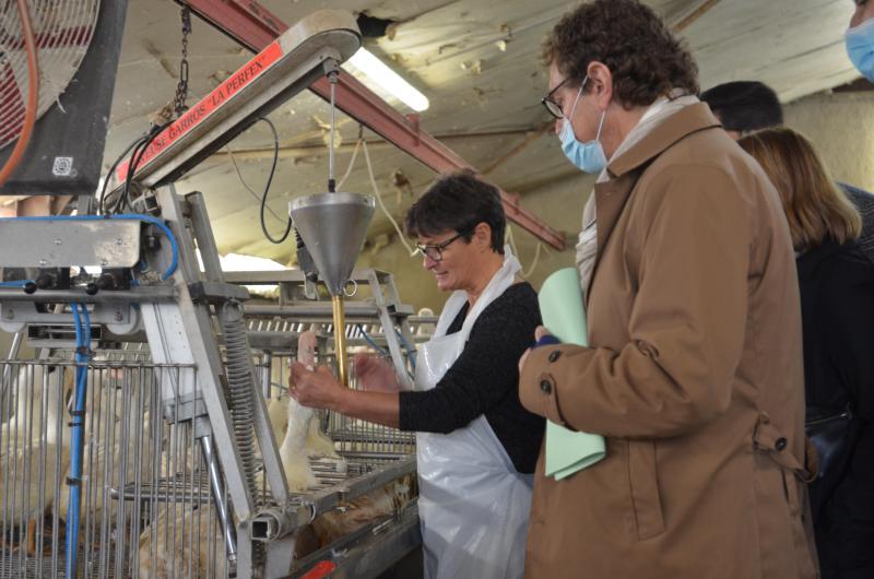 Valérie  Van Wynsberghe  a tenu à montrer en toute transparence comment se  déroulait la phase de gavage.