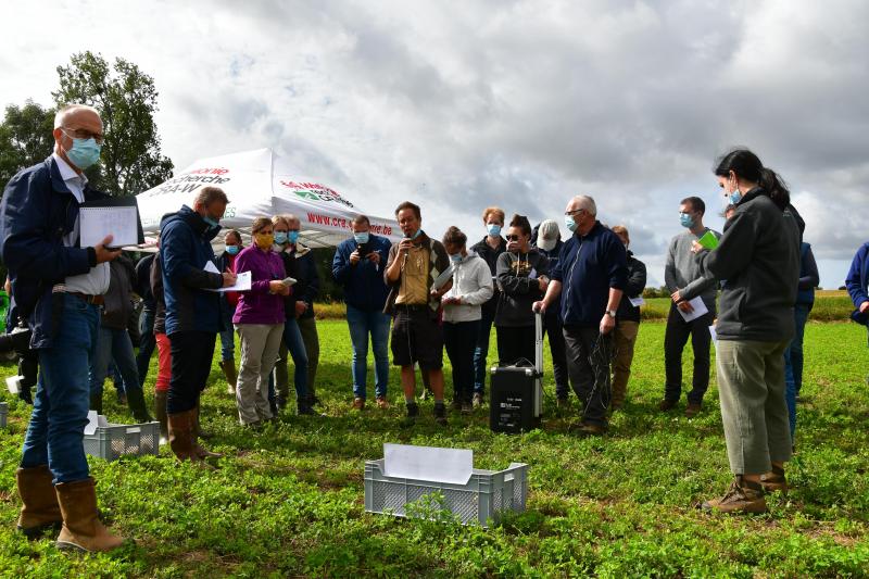 Daniel Ryckmans, de la Fiwap (au centre de la photo): «D’ici la fin 2021, terme de la convention signées en Belgique, il convient de mener une action de sensibilisation forte pour une participation active de la grande distribution vis-à-vis de ces variétés robustes».