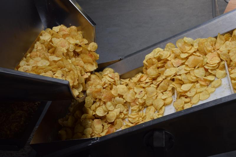 Les chips de Lucien traitent 20 tonnes de pommes de terre par semaine pour produire 5 tonnes chips.