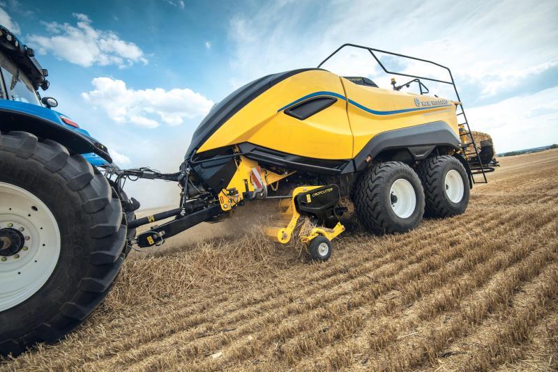 Grâce au dispositif SmartShift, le lancement de la presse se fait plus progressivement, ce qui ménage les organes de transmission de l’outil et du tracteur.