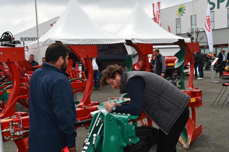 L’affluence moindre durant les trois jours de salon n’a pas empêché  les bons contacts commerciaux entre exposants et visiteurs.