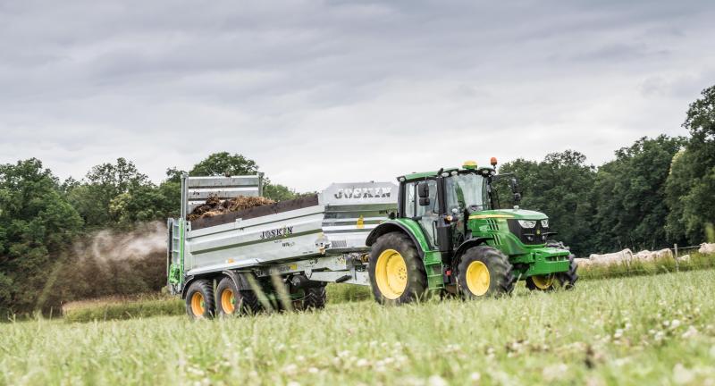 La galvanisation offre un niveau de protection et une résistance aux impacts supérieurs  mais ne convient pas aux matières caractérisées par un pH faible ou élevé.