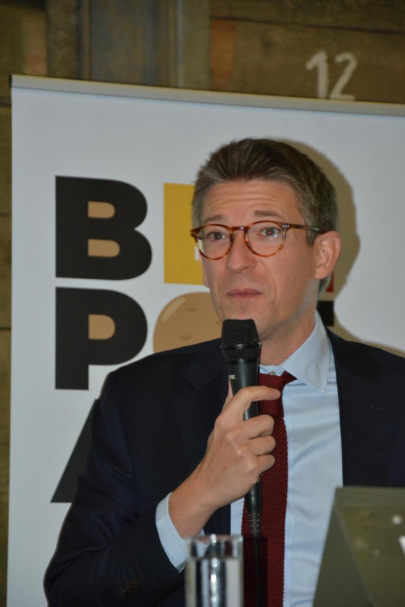 « Ce nouveau Code contribuera à rendre le fonctionnement des filières agroalimentaires plus efficace et plus juste, au profit de tous les acteurs de la chaîne », insiste le Vice-Premier ministre et ministre fédéral de l’Économie, Pierre-Yves Dermagne.