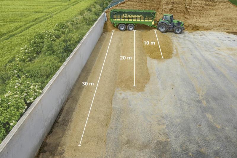 ExactUnload ajuste la vitesse de déchargement en fonction de la longueur  du silo préalablement définie par le chauffeur du tracteur.