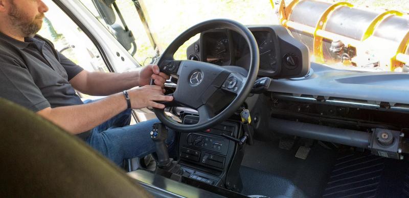 La démonstration du transfert rapide du volant et du tableau de bord de gauche à droite et vice-versa en a surpris plus d’un.