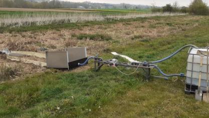 Simulateur de ruissellement utilisé sur les essais pour déterminer la capacité des barrières à freiner les flux d’eau.